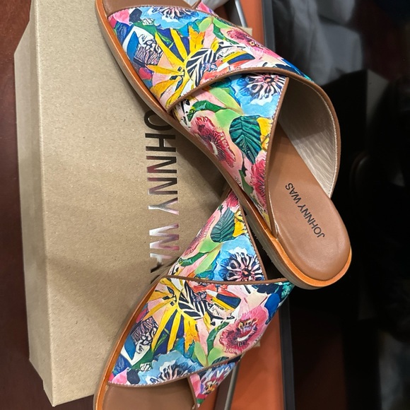 New in Box Johnny Was Slides 10 cross strap comfort sandals Layla unworn - Picture 2 of 4